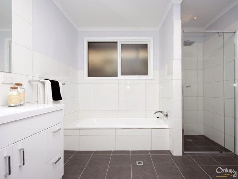 7 Dew Street, Aberfoyle Park SA 5159
