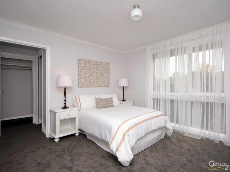 7 Dew Street, Aberfoyle Park SA 5159