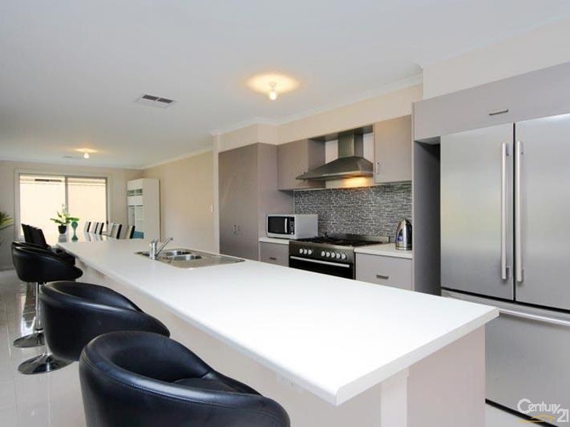 13 Miranda Place, Seaford Meadows SA 5169