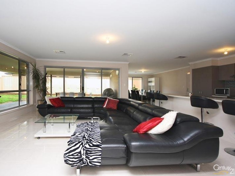 13 Miranda Place, Seaford Meadows SA 5169