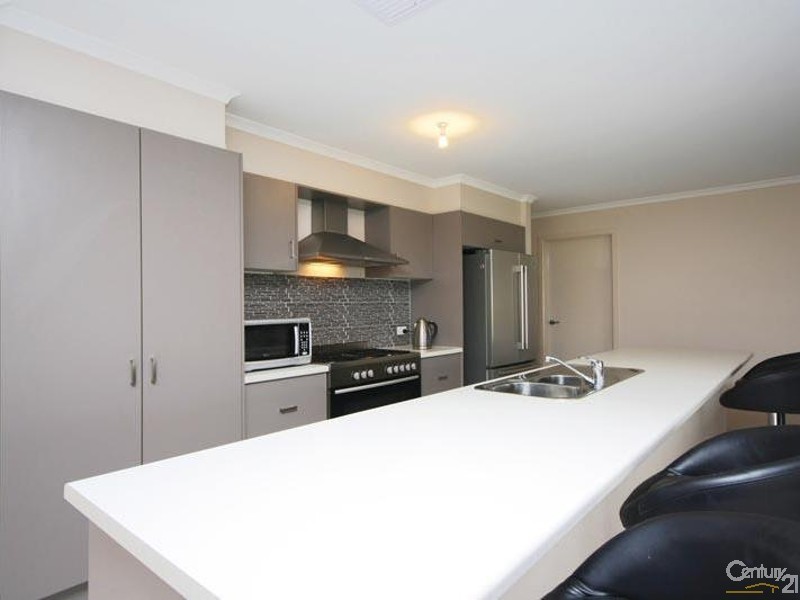 13 Miranda Place, Seaford Meadows SA 5169