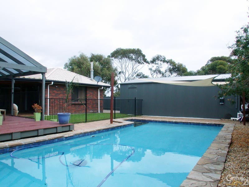 2 Beacon Crescent, Seaford SA 5169