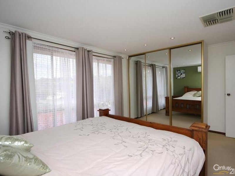 3 Emmanuel Court, Christie Downs SA 5164