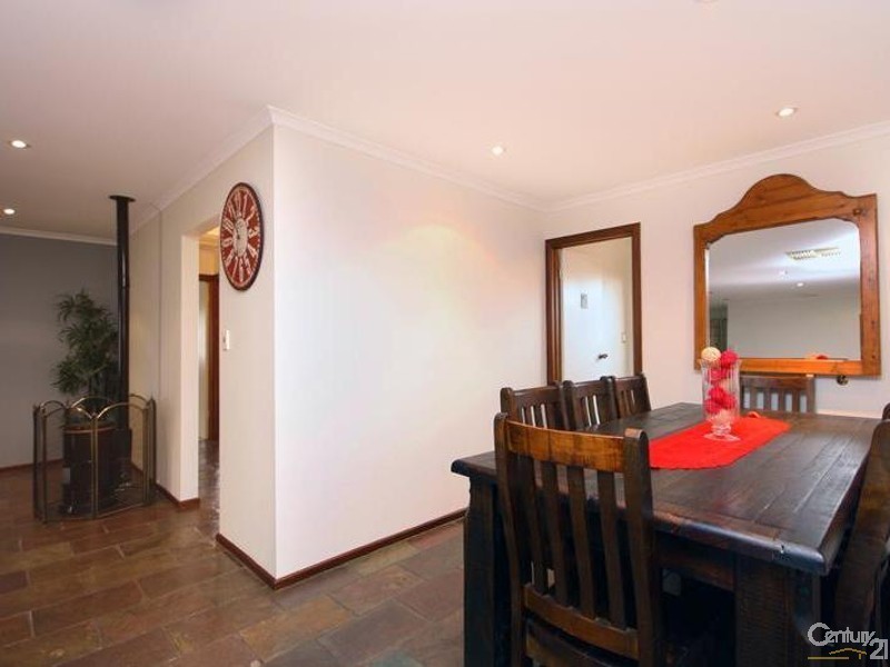 3 Emmanuel Court, Christie Downs SA 5164