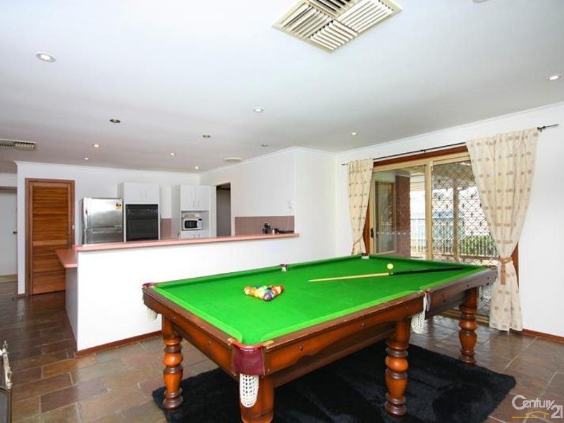 3 Emmanuel Court, Christie Downs SA 5164