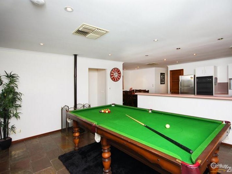 3 Emmanuel Court, Christie Downs SA 5164