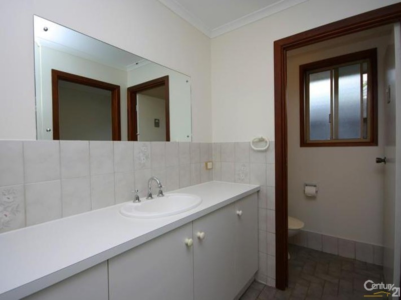 3 Emmanuel Court, Christie Downs SA 5164