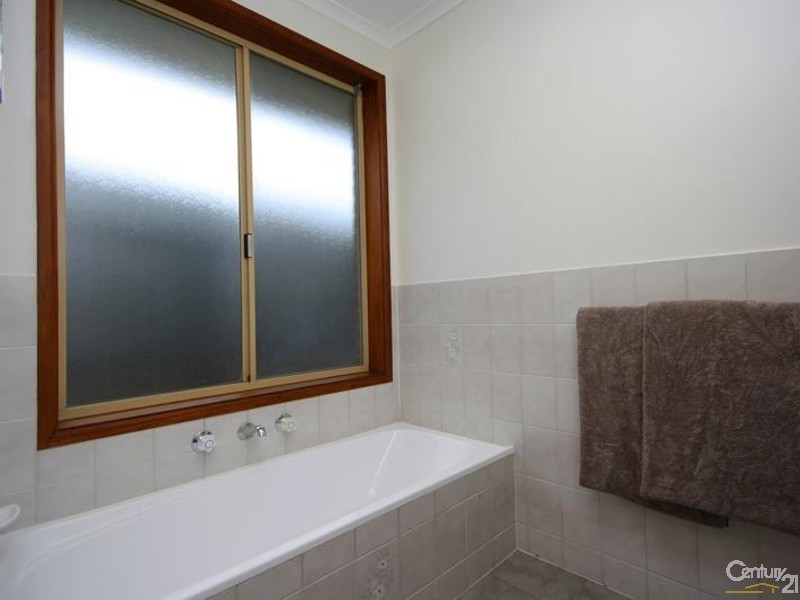3 Emmanuel Court, Christie Downs SA 5164