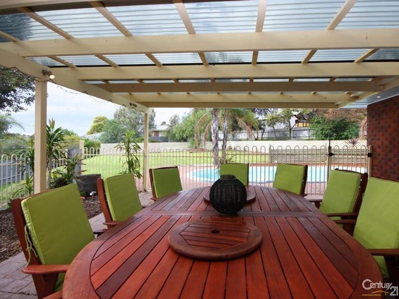 3 Emmanuel Court, Christie Downs SA 5164