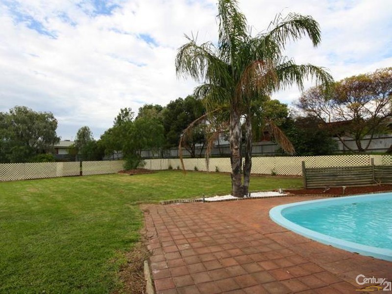 3 Emmanuel Court, Christie Downs SA 5164