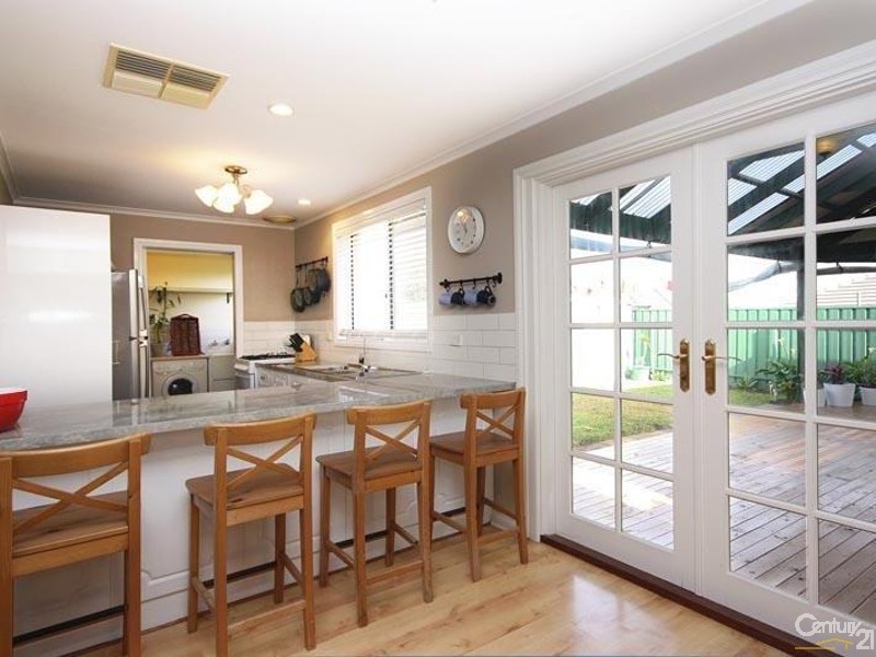 24 Mildara Close, Woodcroft SA 5162