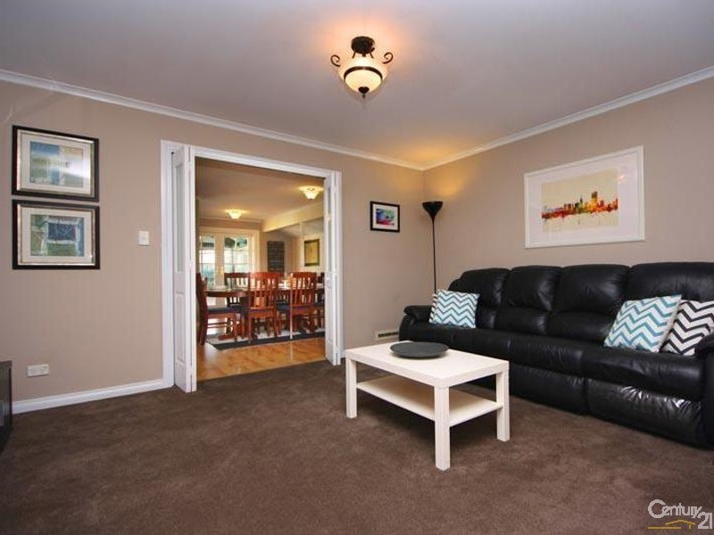 24 Mildara Close, Woodcroft SA 5162