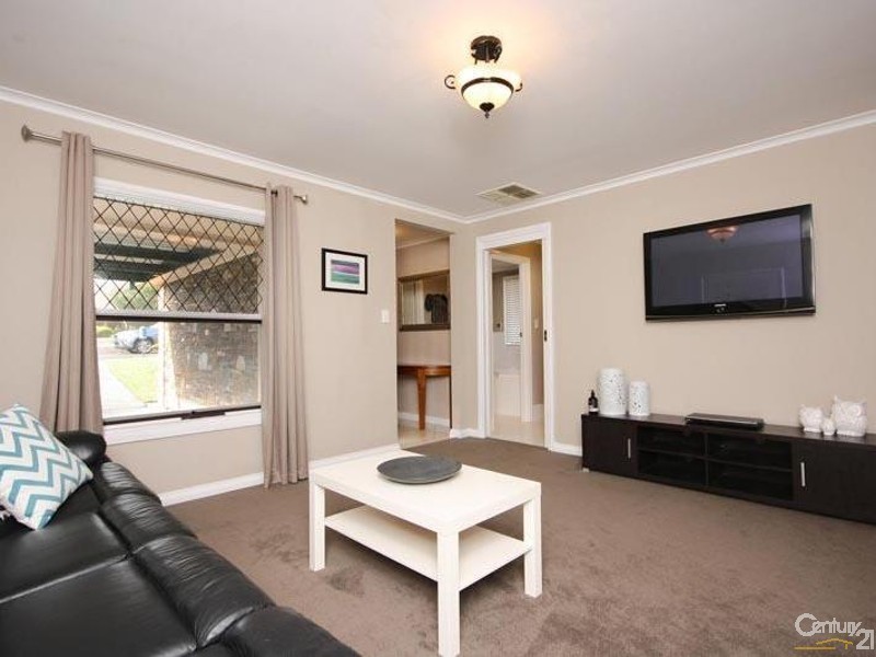 24 Mildara Close, Woodcroft SA 5162