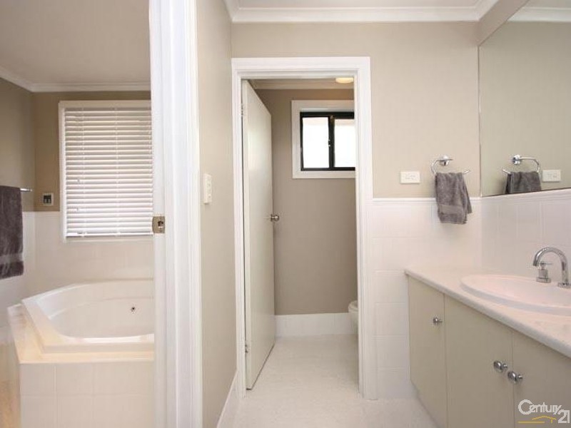 24 Mildara Close, Woodcroft SA 5162