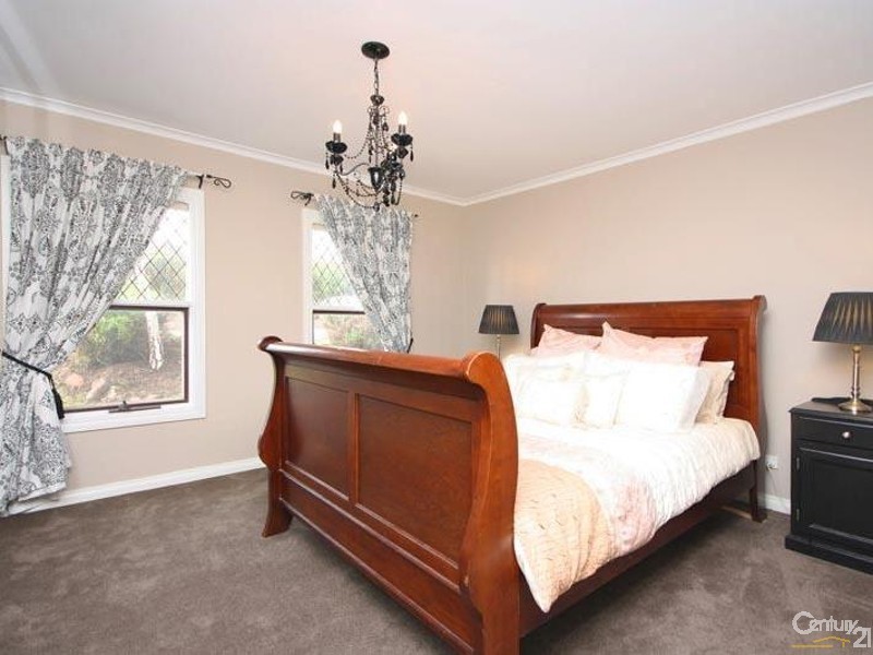 24 Mildara Close, Woodcroft SA 5162