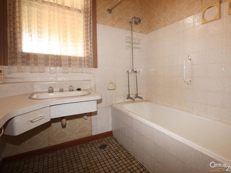 4 Seaforth Avenue, Dover Gardens SA 5048