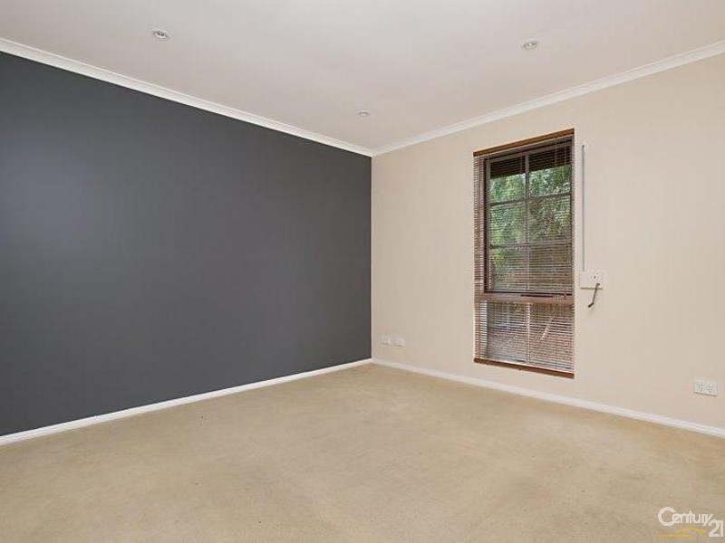 4 Lorikeet Court, Happy Valley SA 5159