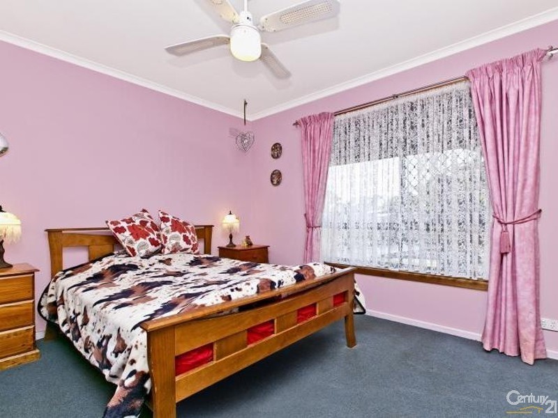 36 Booth Avenue, Morphett Vale SA 5162