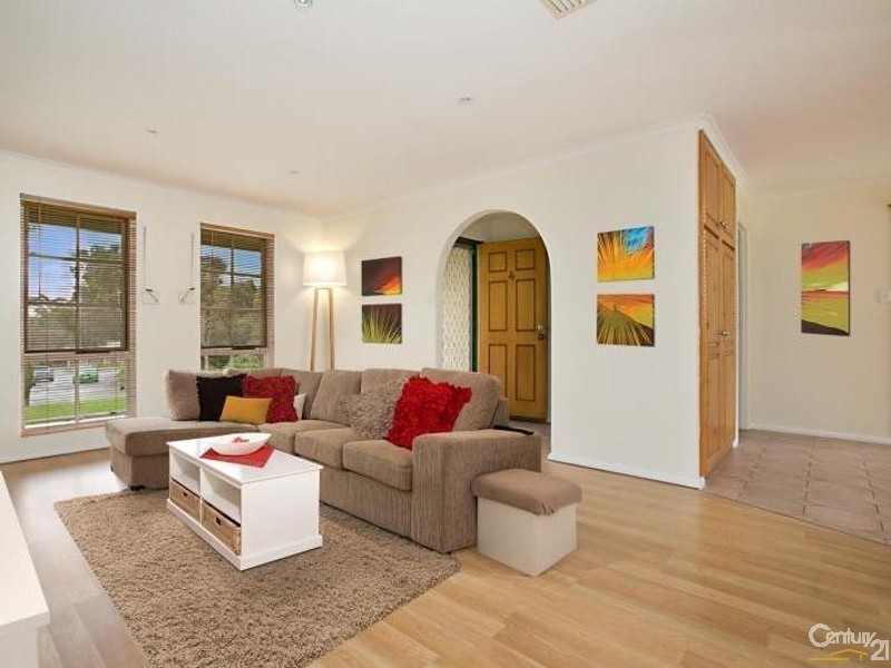 4 Lorikeet Court, Happy Valley SA 5159