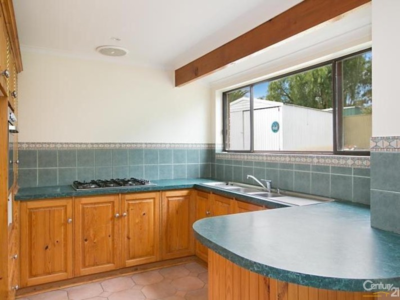 4 Lorikeet Court, Happy Valley SA 5159