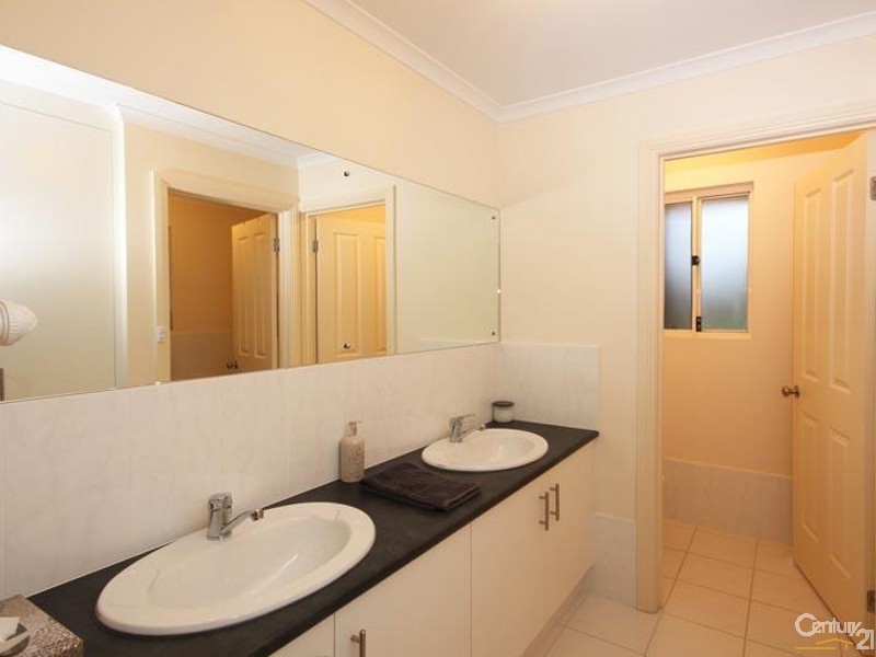 28A Naldera Crescent, Seacliff Park SA 5049