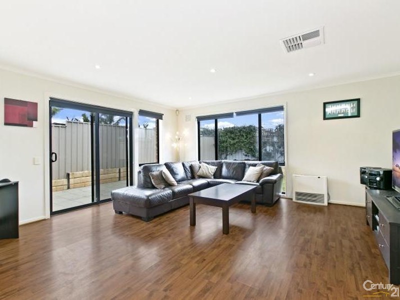 18 Mundulla Avenue, Woodcroft SA 5162