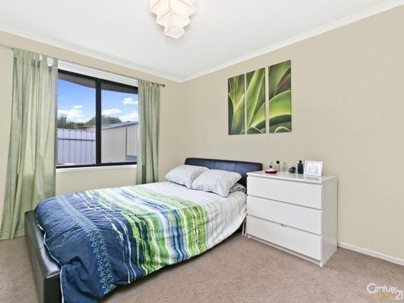 18 Mundulla Avenue, Woodcroft SA 5162