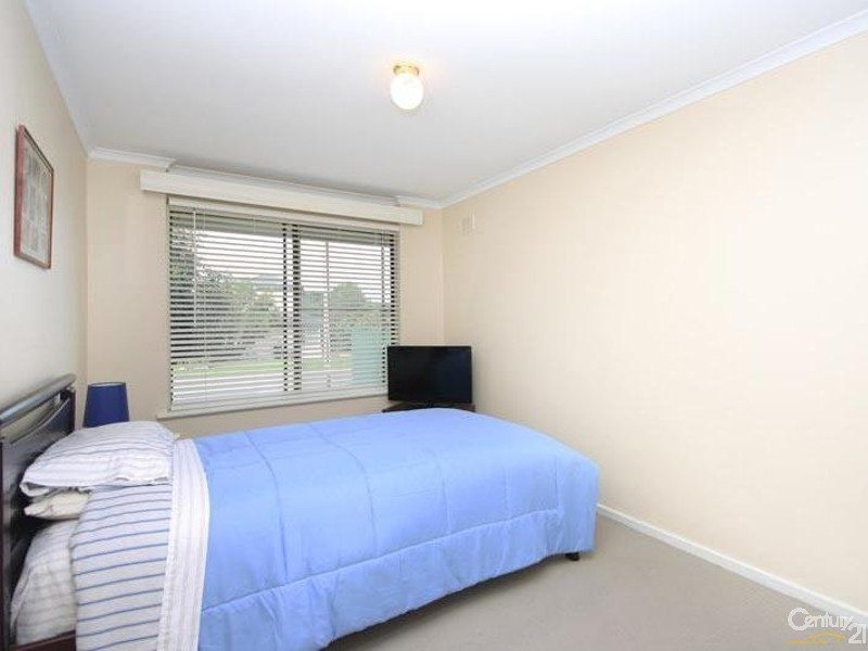 15 Wahratta Avenue, Morphett Vale SA 5162