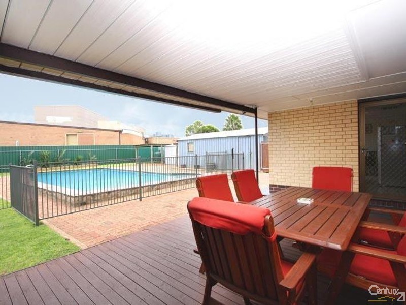 15 Wahratta Avenue, Morphett Vale SA 5162