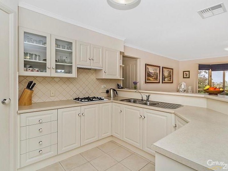 2 Spencer Court, Flagstaff Hill SA 5159