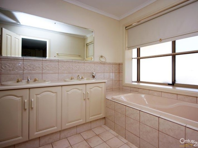 54 Glendale Drive, Flagstaff Hill SA 5159