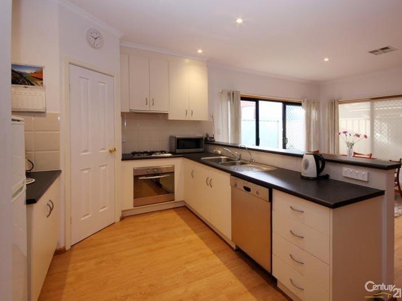 6 Grove Avenue, Everard Park SA 5035