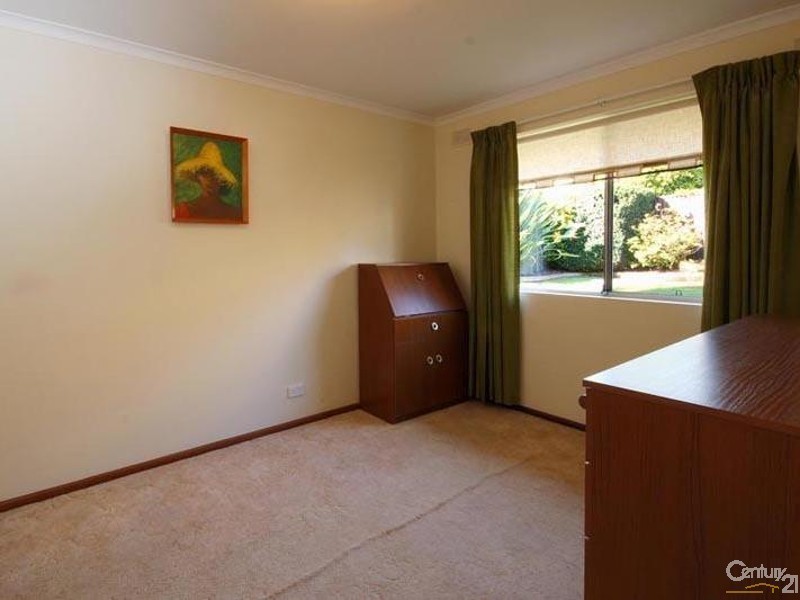 1 Glenburnie Street, Happy Valley SA 5159