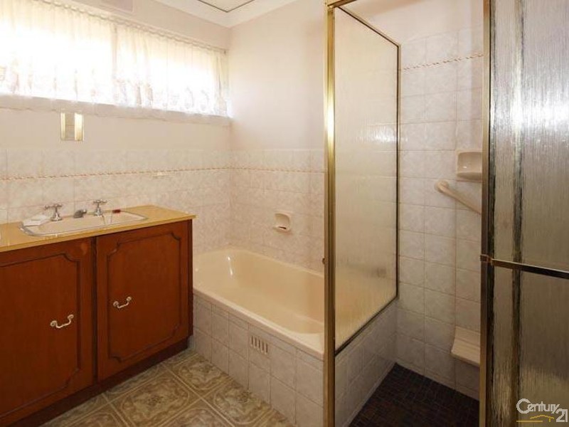 1 Glenburnie Street, Happy Valley SA 5159