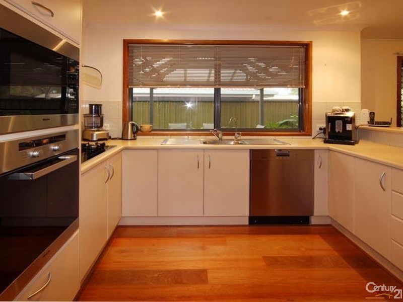 25 Tobin Crescent, Woodcroft SA 5162