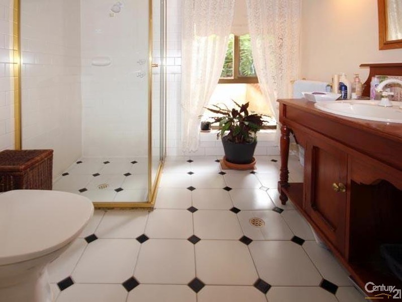 44 McHarg Road, Happy Valley SA 5159