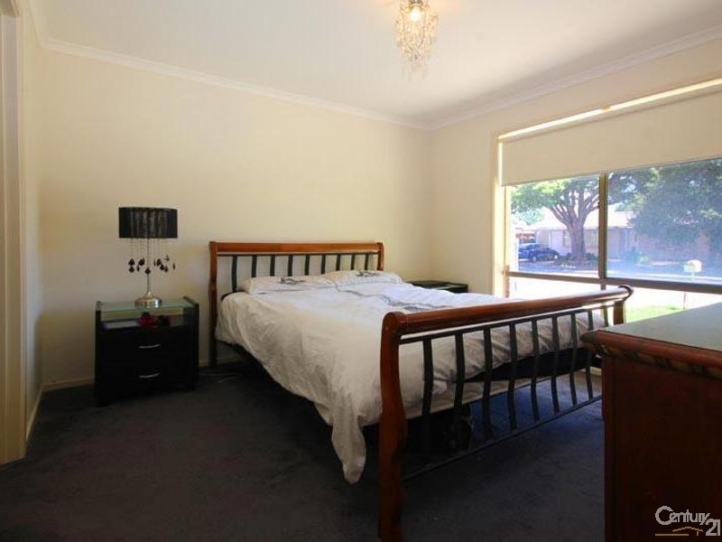 8 Prince Charles Street, Morphett Vale SA 5162