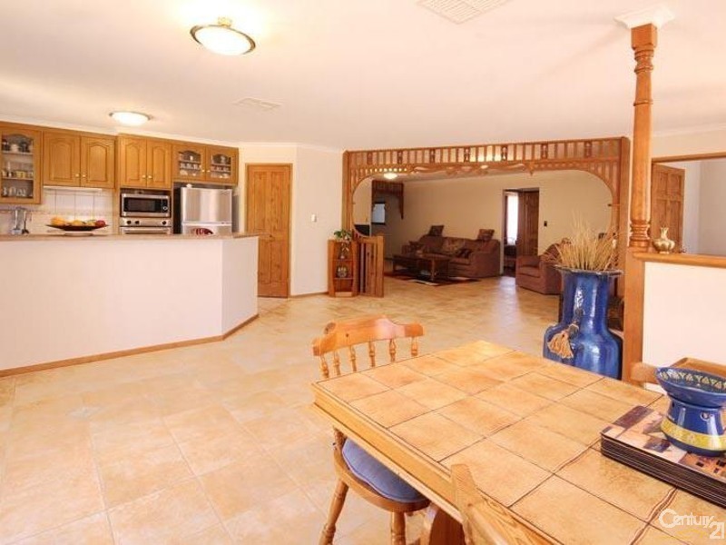 4 Coventry Circuit, Seaford Rise SA 5169
