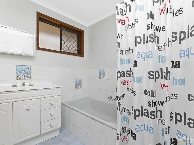 20 Lorne Crescent, Huntfield Heights SA 5163