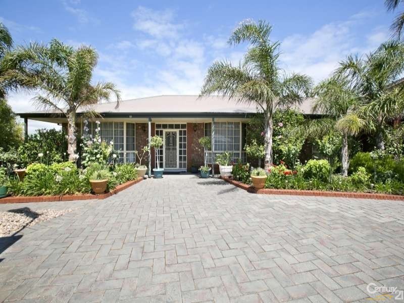 17 Elberry Close, Moana SA 5169