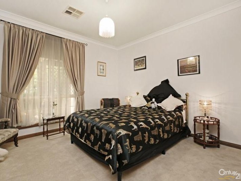 17 Elberry Close, Moana SA 5169