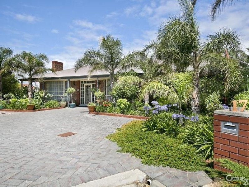 17 Elberry Close, Moana SA 5169