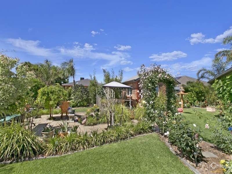 17 Elberry Close, Moana SA 5169