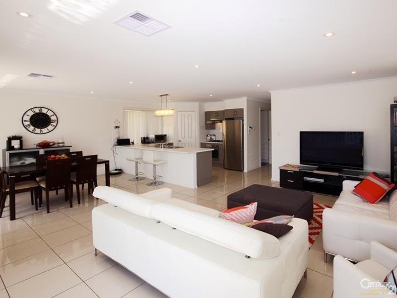 4A Robertson Street, Christies Beach SA 5165