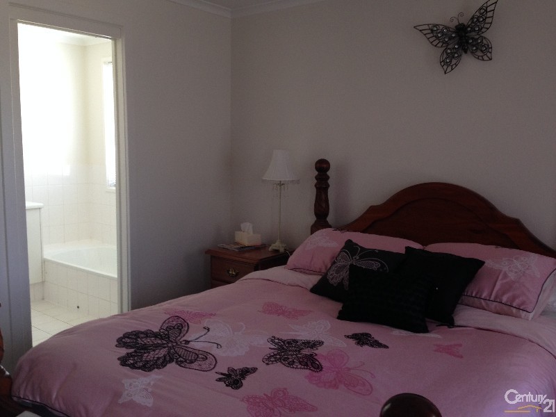 12 Mildara Close, Woodcroft SA 5162