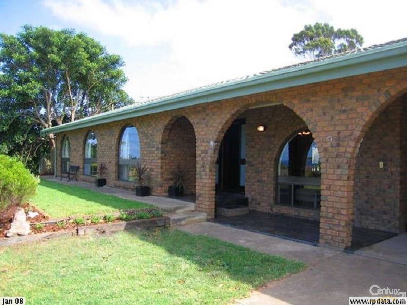 13 Coringle Crescent, Hallett Cove SA 5158