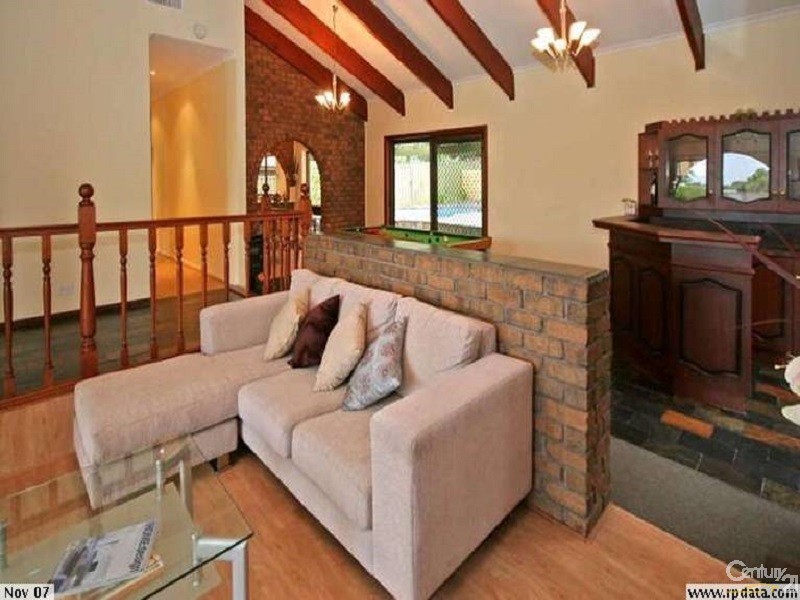 13 Coringle Crescent, Hallett Cove SA 5158