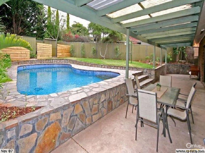 13 Coringle Crescent, Hallett Cove SA 5158