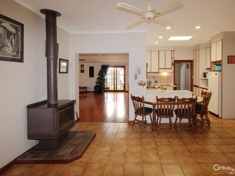 4 Waterview Crescent, O’halloran Hill SA 5158