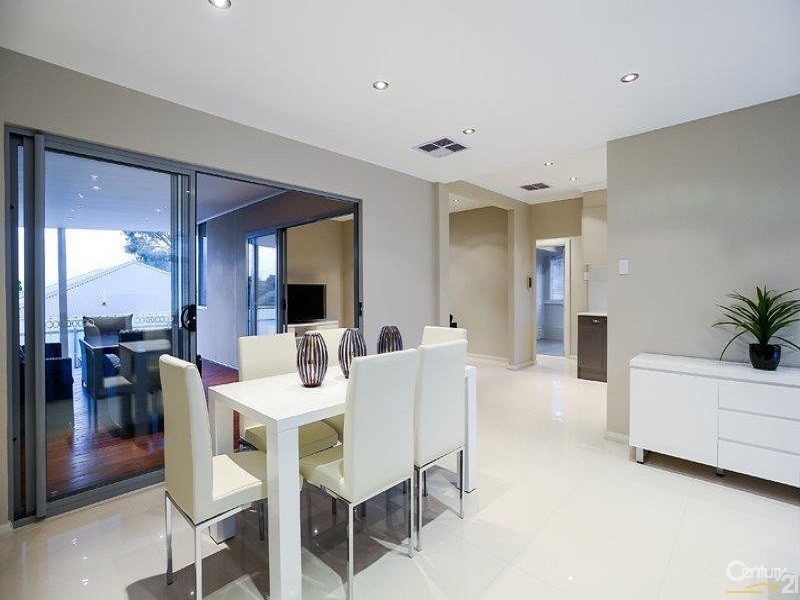 32 Penzance Ave, Christies Beach SA 5165